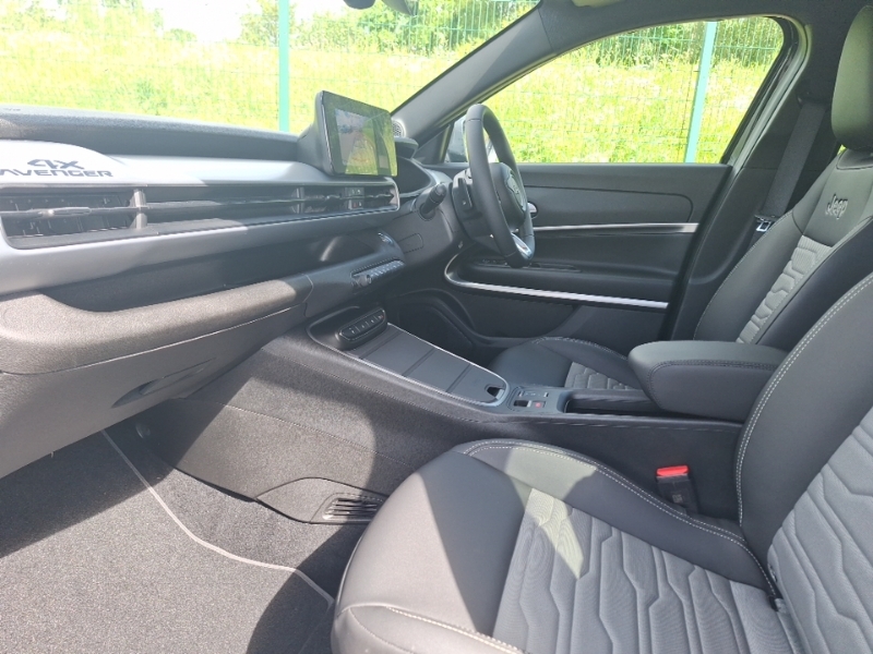 Jeep Avenger 1.2 E-awd E-hybrid Upland Dct Black #5