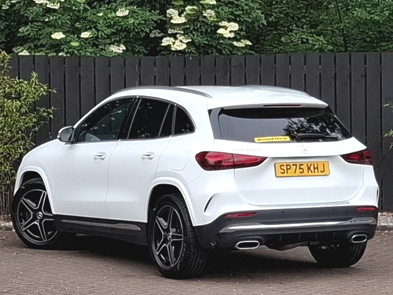 Mercedes-Benz GLA Class Gla 200D Amg Line Executive SP75KHJ White #2