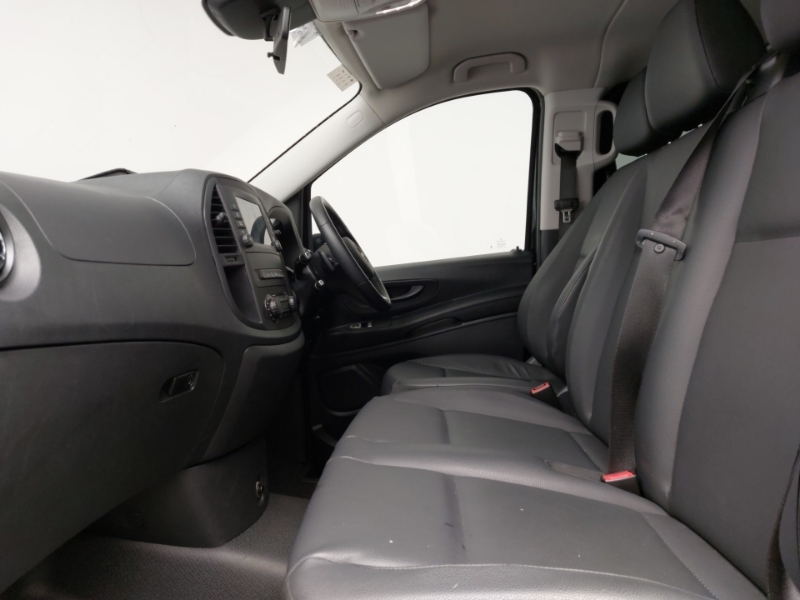 Mercedes-Benz Vito 114 Cdi Pro 9-Seater 9G-tronic KN24YXH Black #5