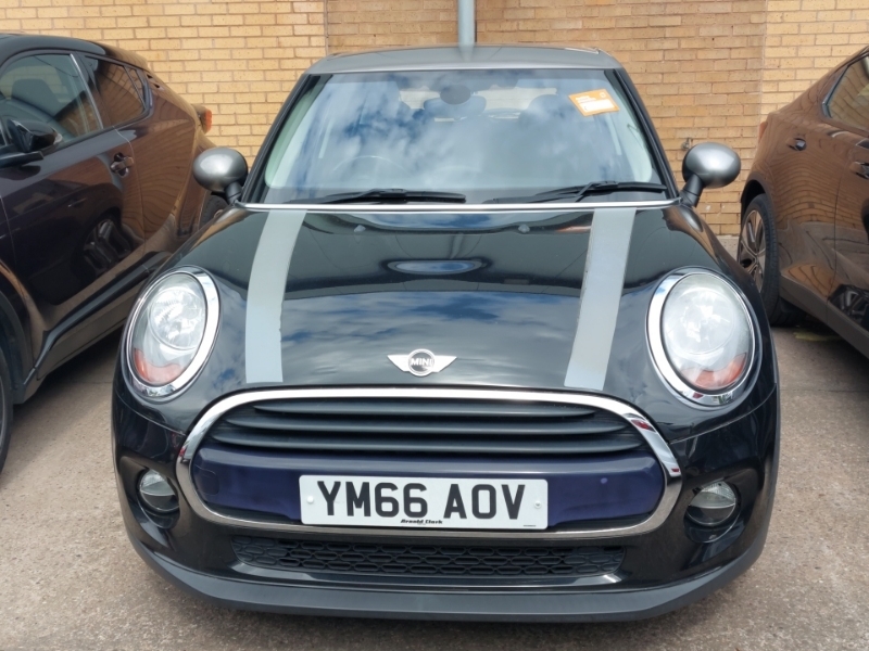Mini Hatch 1.5 Cooper Seven Black