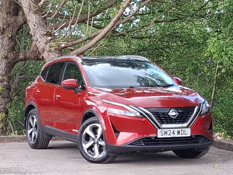 Nissan Qashqai 1.5 E-power N-connecta Glass Roof Red