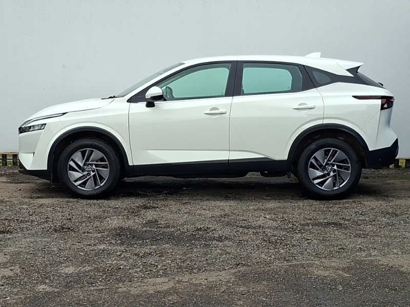 Nissan Qashqai 1.3 Dig-t Mh 158 Acenta Premium Xtronic DL73NFZ White #4