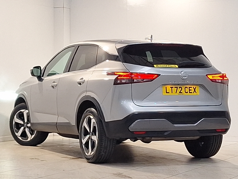 Nissan Qashqai 1.3 Dig-t Mh 158 N-connecta Xtronic LT72CEX Silver #2