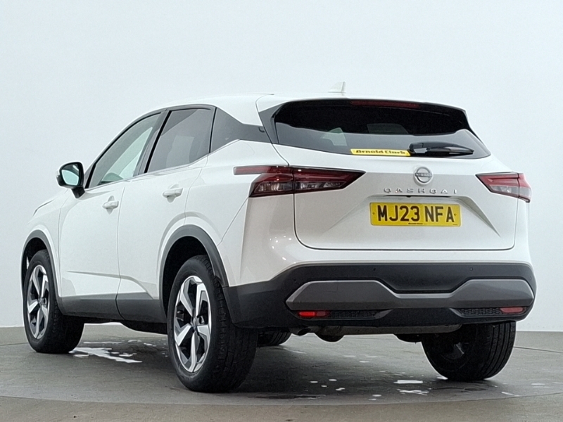 Nissan Qashqai 1.3 Dig-t Mh N-connecta MJ23NFA White #2