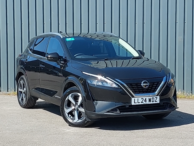 Nissan Qashqai 1.5 E-power N-connecta Glass Roof Black