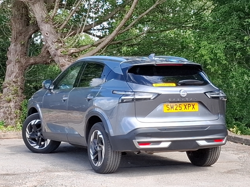 Nissan Qashqai 1.3 Dig-t Mh N-connecta Glass Roof SM25XPX Grey #2