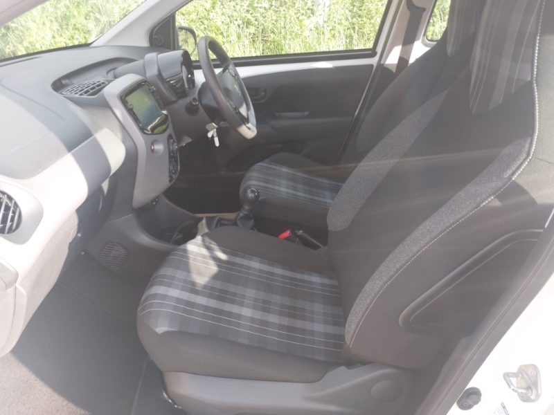 Peugeot 108 1.0 72 Active White #5