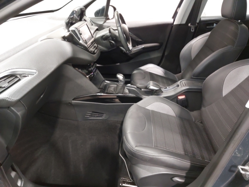 Peugeot 2008 1.2 Puretech Allure Premium Start Stop Grey #5