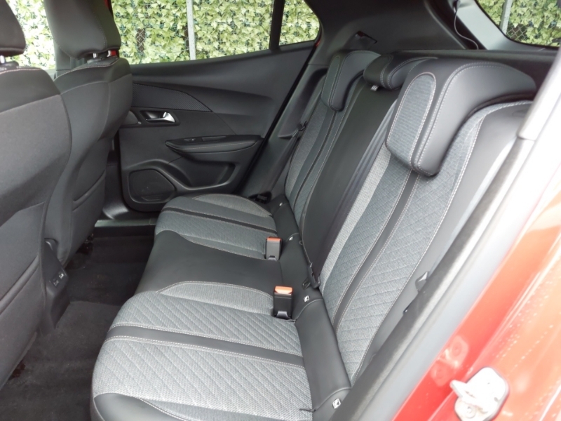 Peugeot 2008 1.2 Puretech 130 Allure ND24EBL Red #6