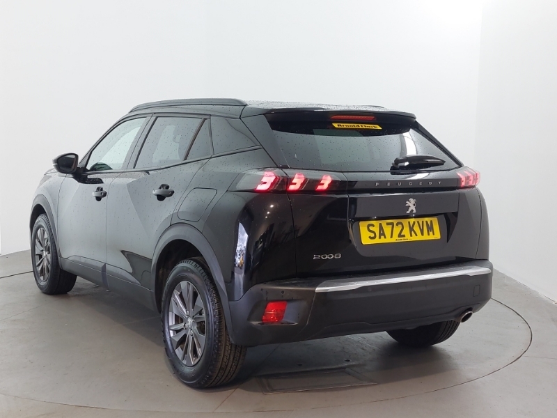 Peugeot 2008 1.5 Bluehdi 110 Active Premium Black #2