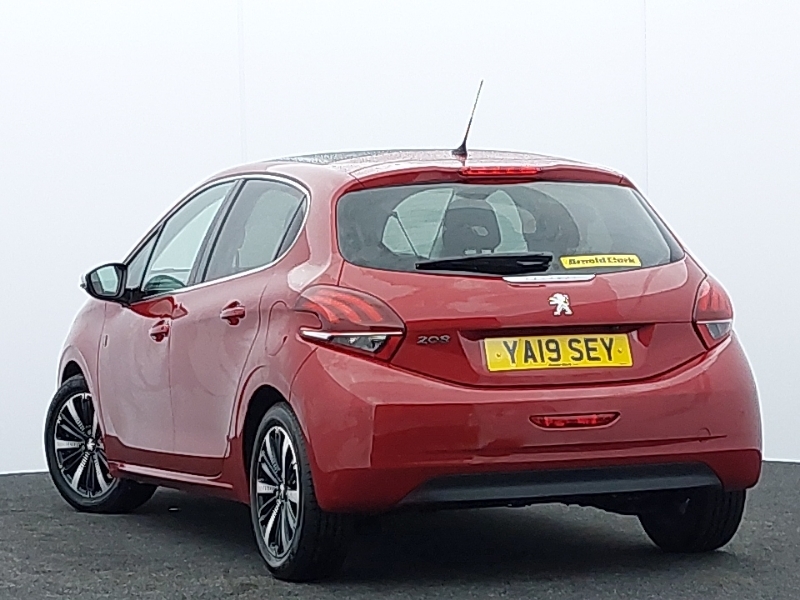 Peugeot 208 1.2 Puretech 82 Tech Edition Start Stop Red #2