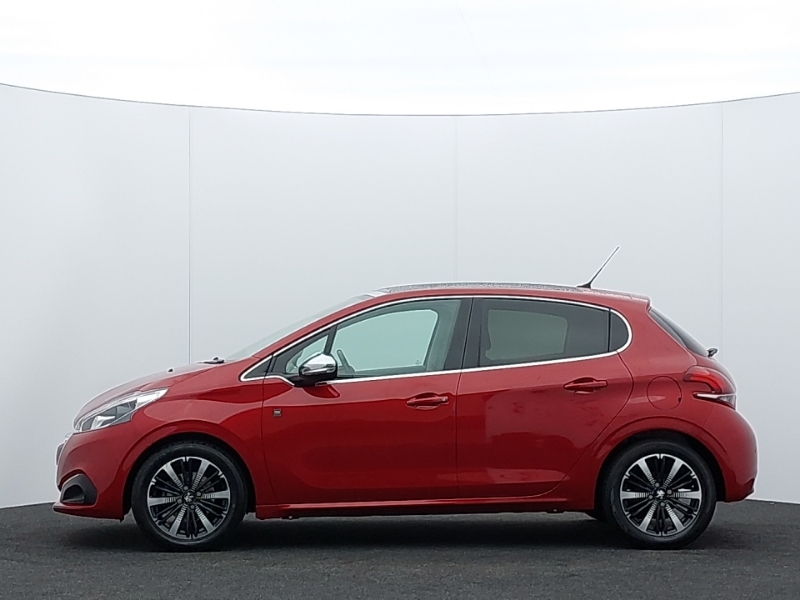 Peugeot 208 1.2 Puretech 82 Tech Edition Start Stop Red #4