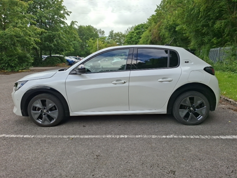 Peugeot e-208 100Kw Gt 50Kwh White #4
