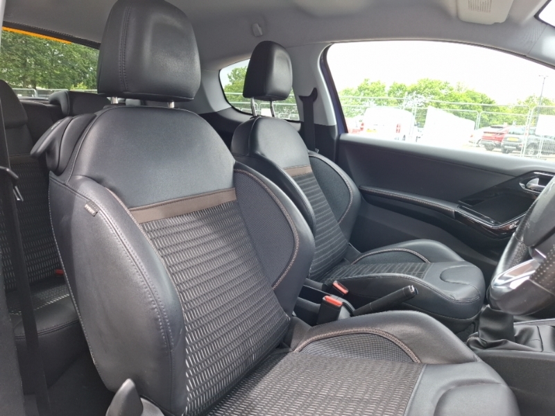 Peugeot 208 1L Active White #16