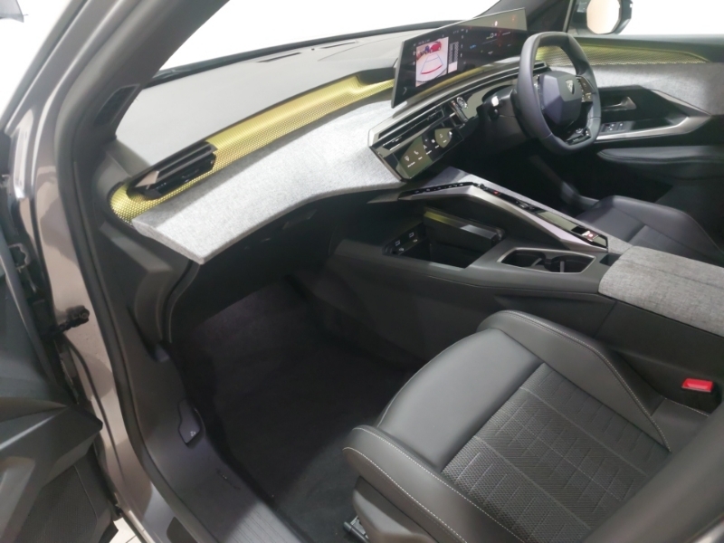 Peugeot 3008 157Kw Gt 73Kwh Grey #5