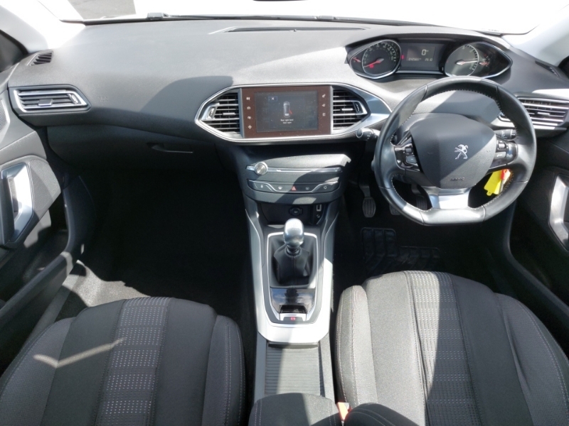 Peugeot 308 1.6 Bluehdi 120 Allure White #3