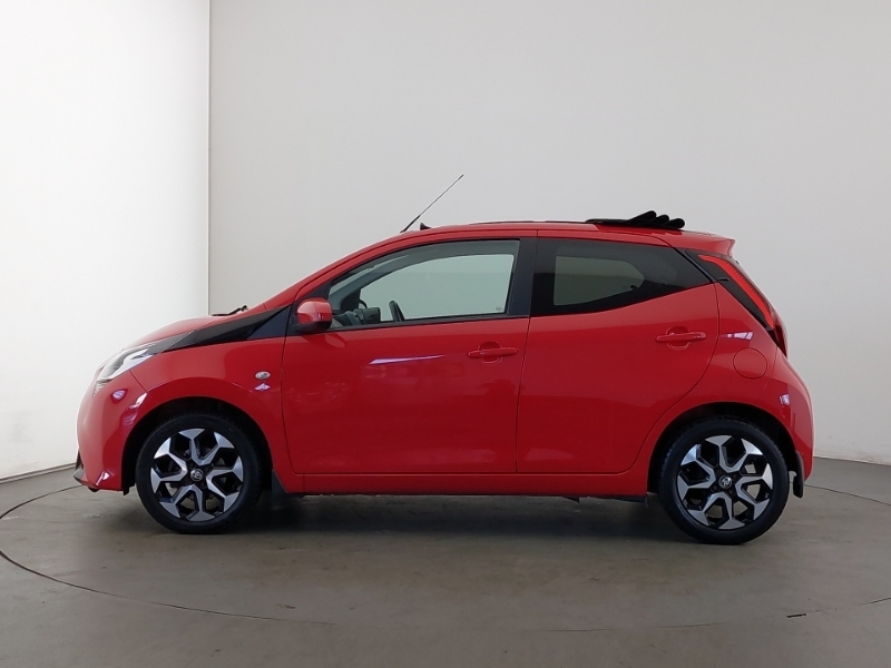 Toyota Aygo 1.0 Vvt-i X-plore Red #4