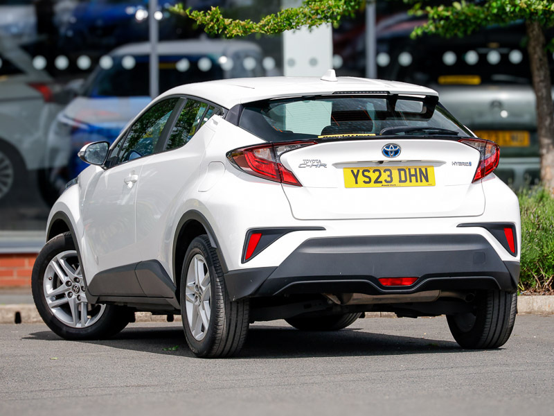 Toyota C-Hr 1.8 Hybrid Icon Cvt YS23DHN White #2