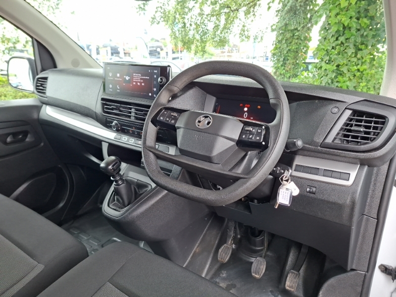 Vauxhall Vivaro 1.5 Turbo D 120 Prime H1 Van White #3