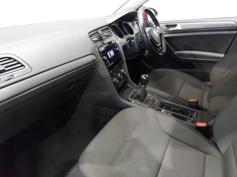 Volkswagen Golf 1.6 Tdi Match YJ19TKX Red #5