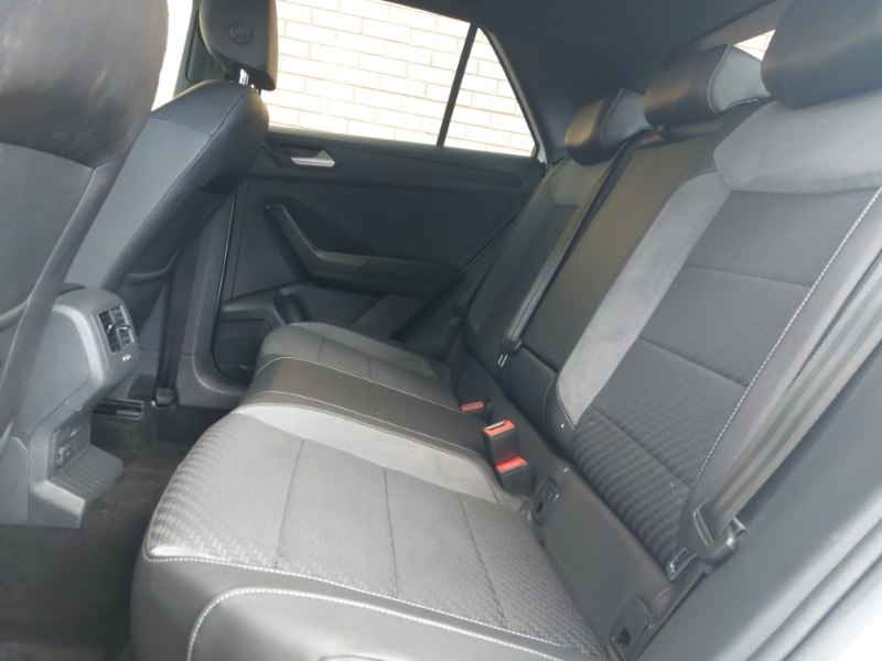 Volkswagen T-Roc 1.5 Tsi Evo R-line NA68URY White #6
