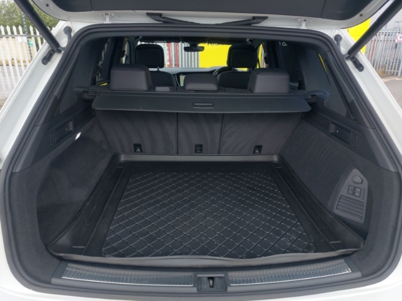 Volkswagen Touareg V6 Black Edition Tsi Black #18