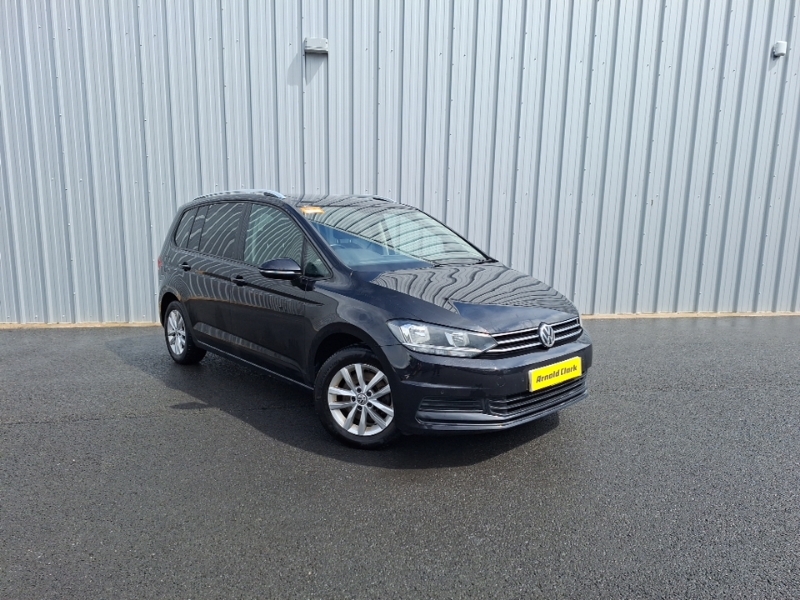 Volkswagen Touran 1.0 Tsi Se Family Black