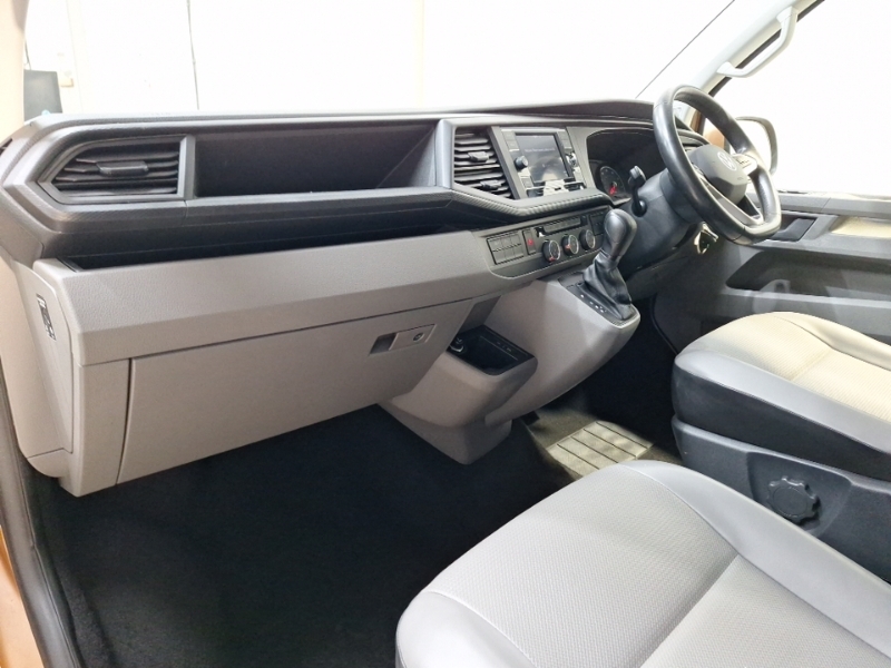 Volkswagen Transporter Shuttle 2.0 Tdi 150Ps Se Minibus Dsg Brown #5