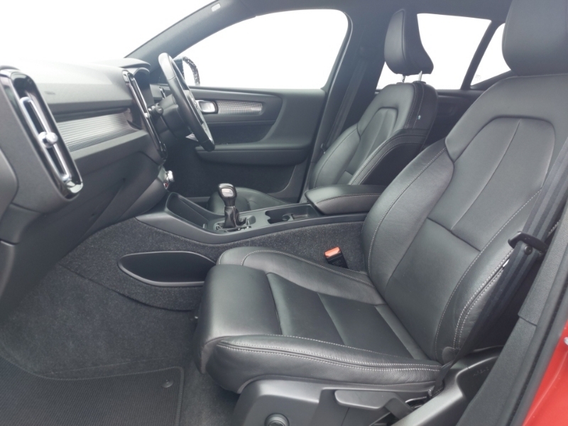 Volvo XC40 1.5 T3 163 R Design SM21LVT Red #5