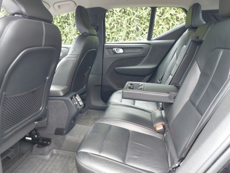 Volvo XC40 2.0 B4p Inscription Pro 7 Speed LL71VNX Black #6
