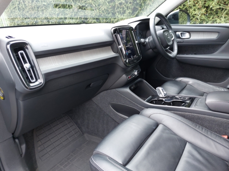 Volvo XC40 2.0 B4p Inscription Pro 7 Speed LL71VNX Black #5