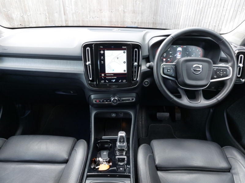 Volvo XC40 2.0 B4p Inscription Pro Awd ND70FTU Red #3
