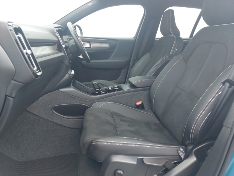 Volvo XC40 2.0 B3p Plus Dark SM24GAX Blue #5