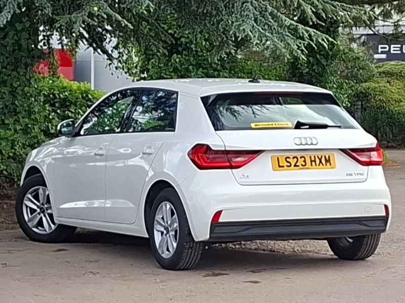 Audi A1 25 Tfsi Technik White #2