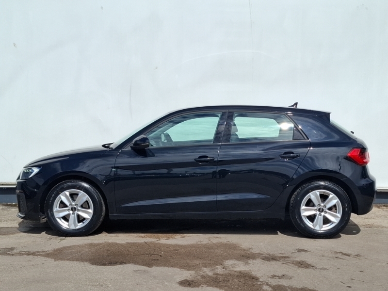 Audi A1 30 Tfsi 110 Technik Black #4