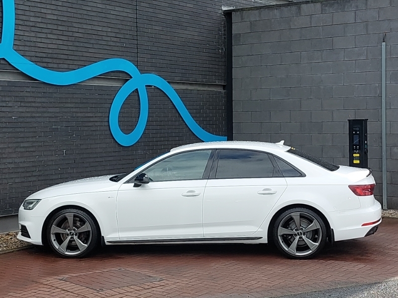 Audi A4 1.4T Fsi Black Edition White #4