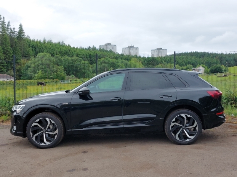 Audi E-tron 300Kw 55 Quattro 95Kwh Black Ed 22Kwch Black #4