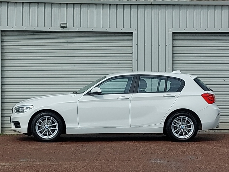 BMW 1 Series 118I 1.5 Se Business Nvservotrn Step White #4