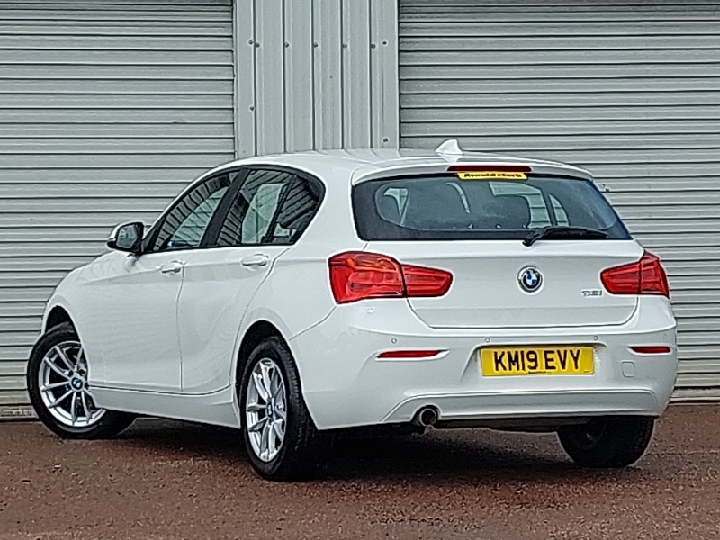 BMW 1 Series 118I 1.5 Se Business Nvservotrn Step White #2