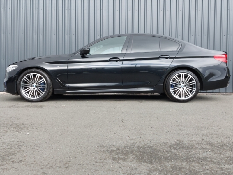 BMW 5 Series 530D M Sport Black #4
