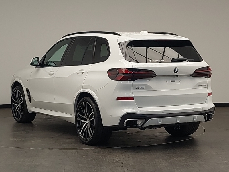 BMW X5 Xdrive30d Mht M Sport White #2