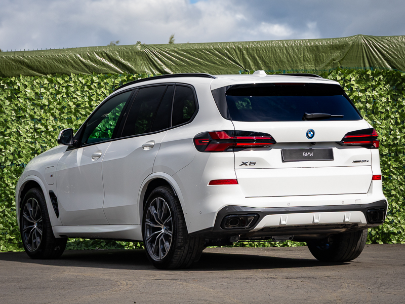 BMW X5 Xdrive50e M Sport Pro Pack White #2