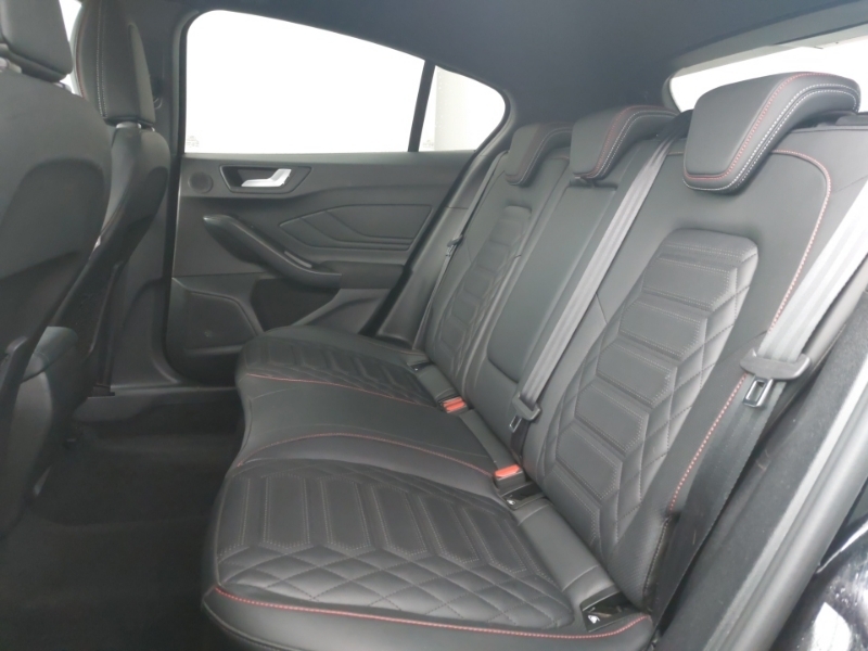 Ford Focus 1.0 Ecoboost Hybrid Mhev St-line X PF73TBV Black #6