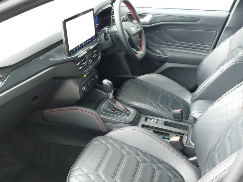 Ford Focus 1.0 Ecoboost Hybrid Mhev St-line X PF73TBV Black #5