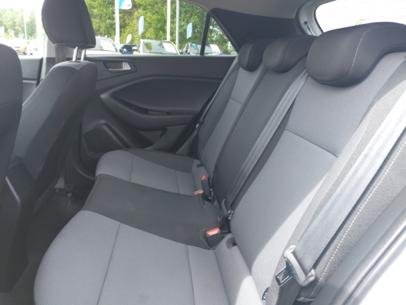 Hyundai I20 1.2 Premium Nav White #6