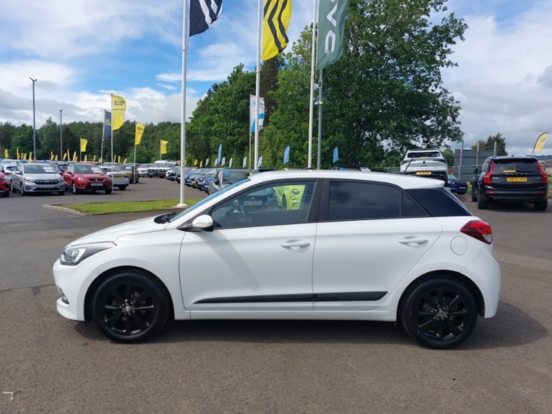 Hyundai I20 1.2 Premium Nav White #4