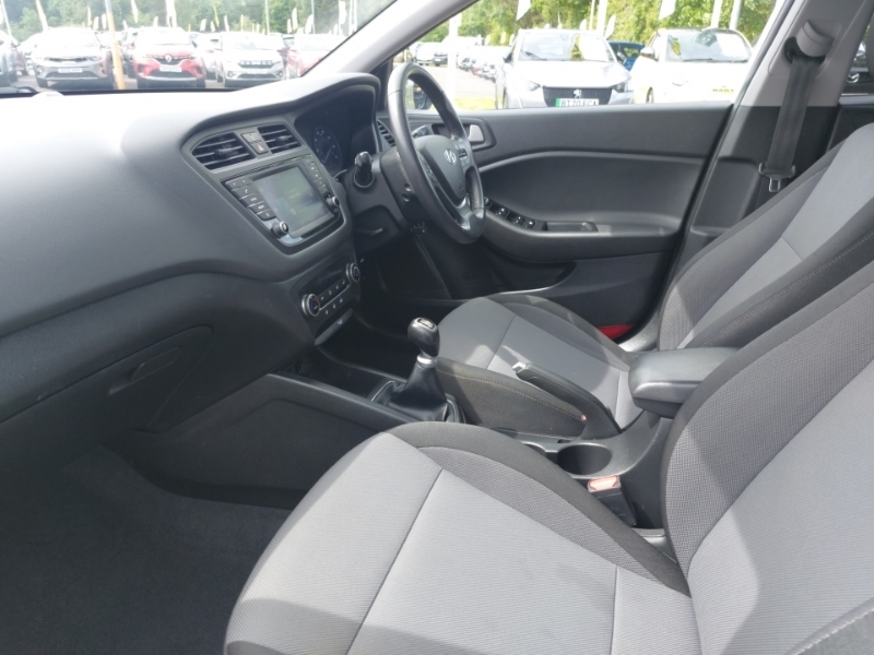 Hyundai I20 1.2 Premium Nav White #5