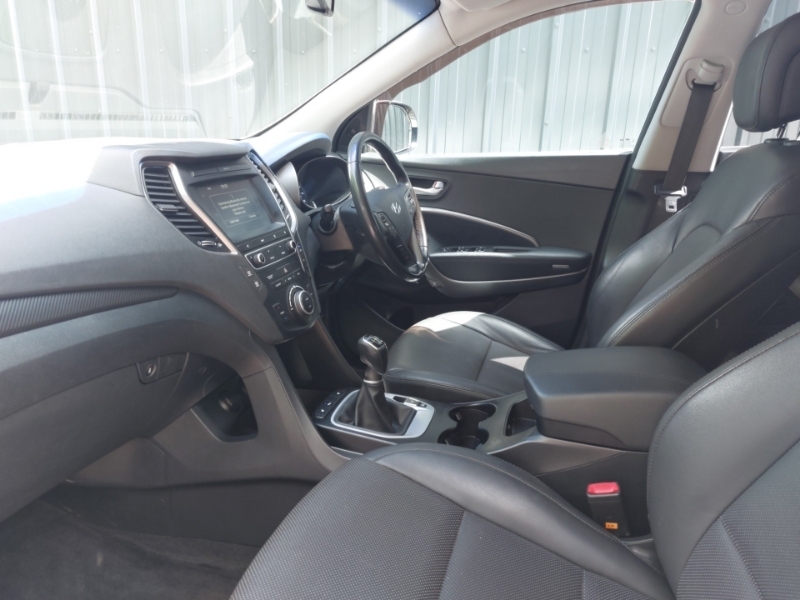 Hyundai Santa Fe 2.2 Crdi Blue Drive Premium 5 Seats White #5