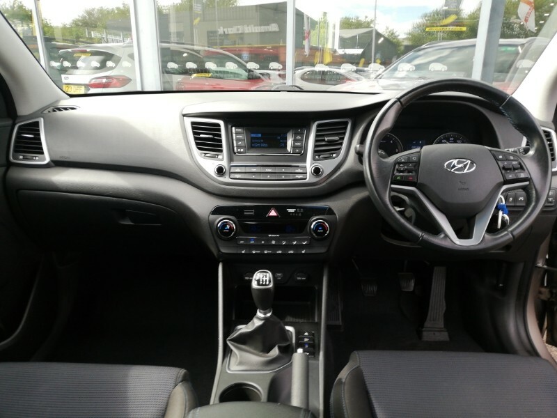 Hyundai Tucson 1.7 Crdi Blue Drive Se 2Wd Beige #3