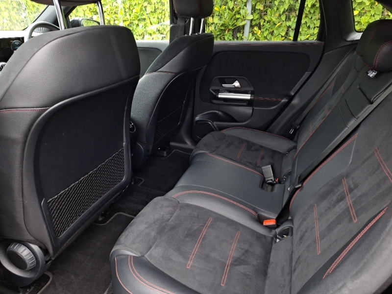 Mercedes-Benz EQA Eqa 250 140Kw Amg Line 70.5Kwh Black #6